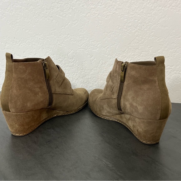 Franco Sarto Anita Brown Taupe Buckle Wedge Suede Ankle Boots,  Women’s Size 7.5 - Picture 4 of 7